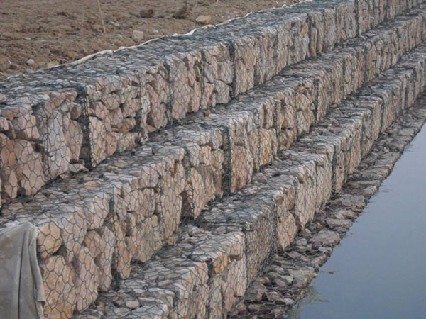 铅丝格宾网箱是怎样使用的？